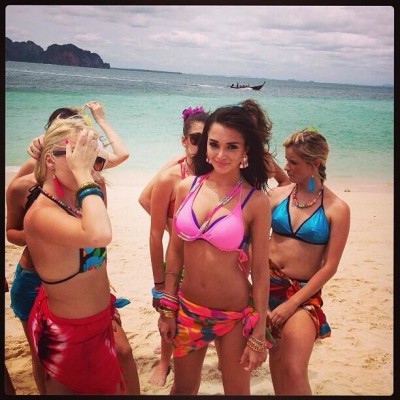 Amy Jackson Hot Pic In Yevadu Shooting