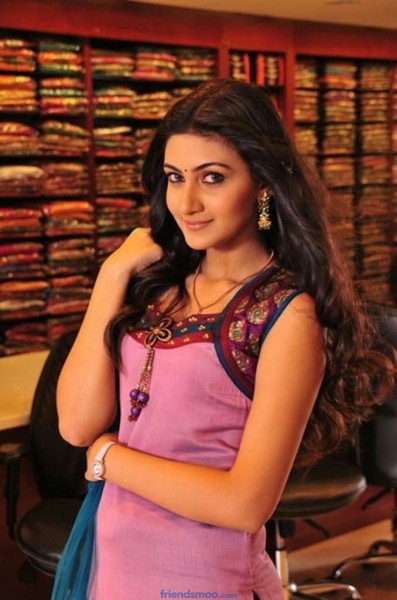 Neelam Upadhyay Photo Collection in Different Location - Friendsmoo