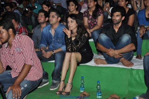 Bollywood Actress Shraddha Kapoor at film AASHIQUI 2 music concert