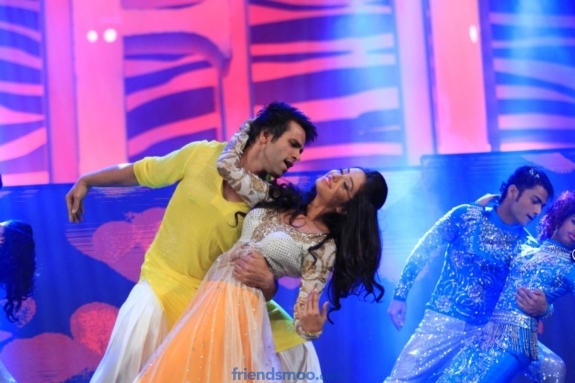 Celebrity Red Carpet Photos at Saifta Awards 2013