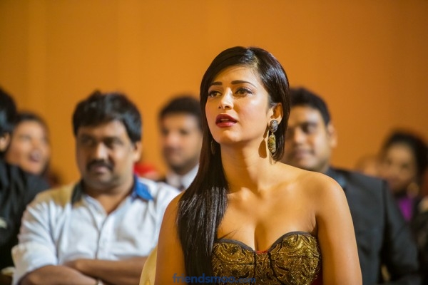 Shruti Hassan Photos from Siima Awards 2013