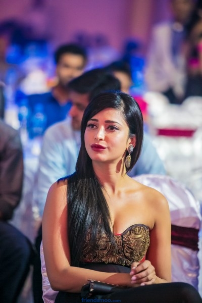 Shruti Hassan Photos from Siima Awards 2013