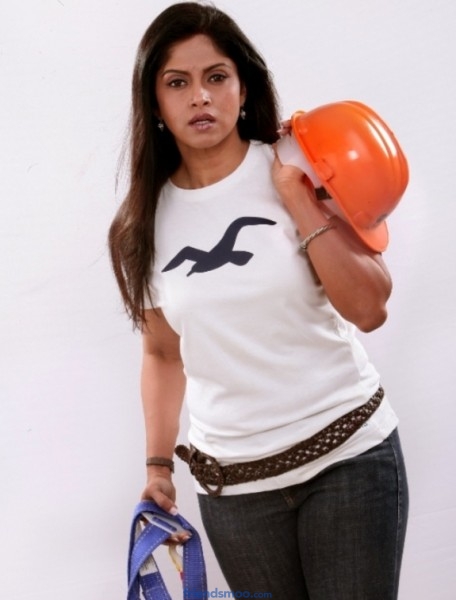 Nadhiya Latest Photo Shoot Stills