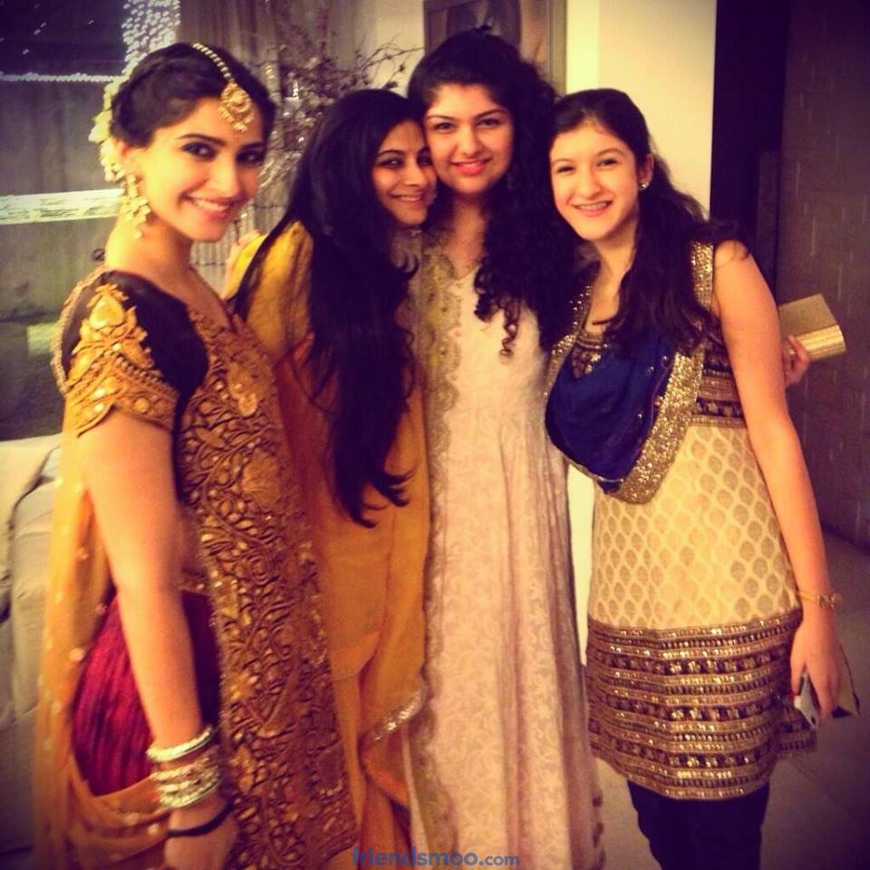 Sonam Kapoor with Family