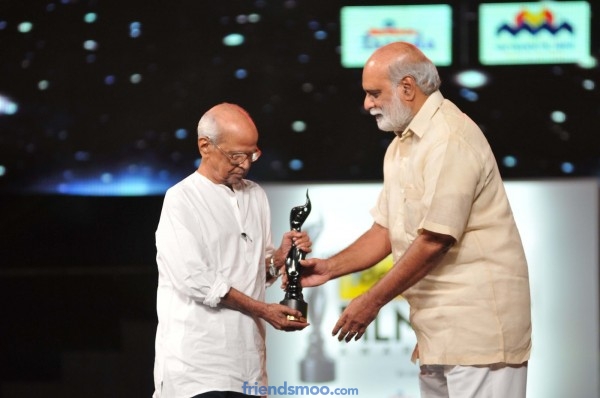 Bapu gets GAMA award.