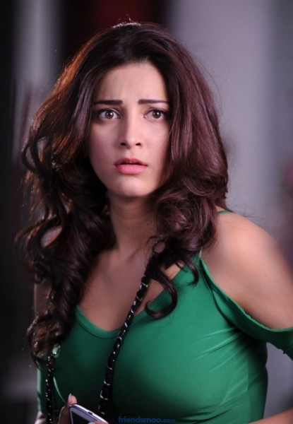Sruthi Hassan Latest Photos in Green T-Shirt