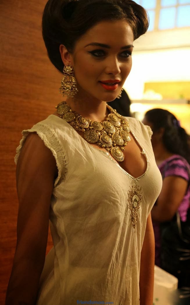 Indian Actress Amy Jakson Spicy Photos