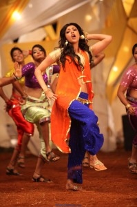 Kajal Aggarwal Latest Pics from Song Shooting - Tollywood - Friendsmoo