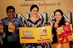 Kareena Kapoor Latest Photos-Friendsmoo