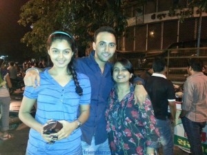 Monal Gajjar Unseen Pics with her Family and Friends.