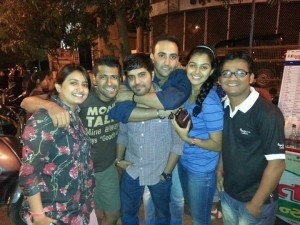 Monal Gajjar Unseen Pics with her Family and Friends.