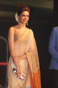 Palam Silks Chennai Express Meena Hunt Photos