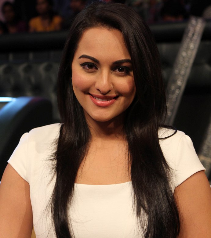 Sonakshi Sinha Demands More from Super Star Mahesh Babu