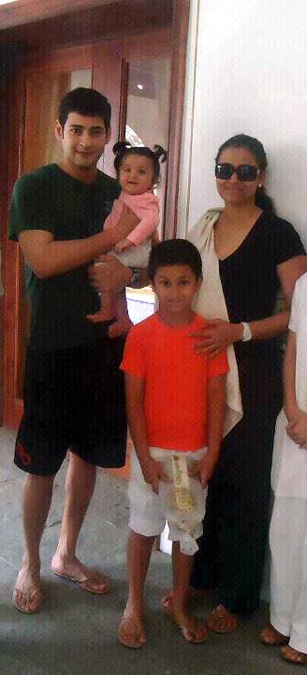 Super Star Mahesh Babu Family Photo Rare Pic