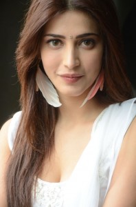 Cute Shruti Hassan Unseen, Sexy and Random Photos