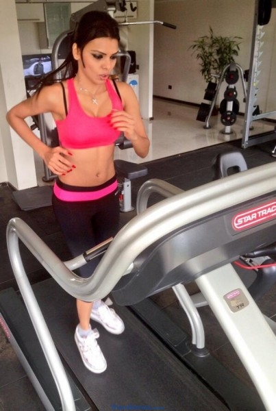 Sherlyn Chopra Hot and Spicy Photos - Friendsmoo