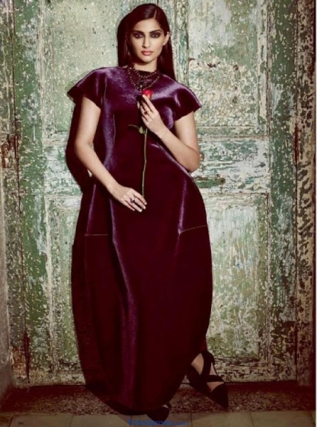 Sonam Kapoor Harpers Bazaar Magazine September 2013 Cover Photos and Photoshoot