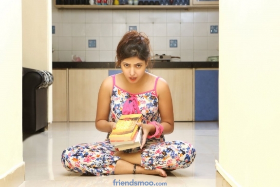 South Indian Actress Komal Jha Latest Stills