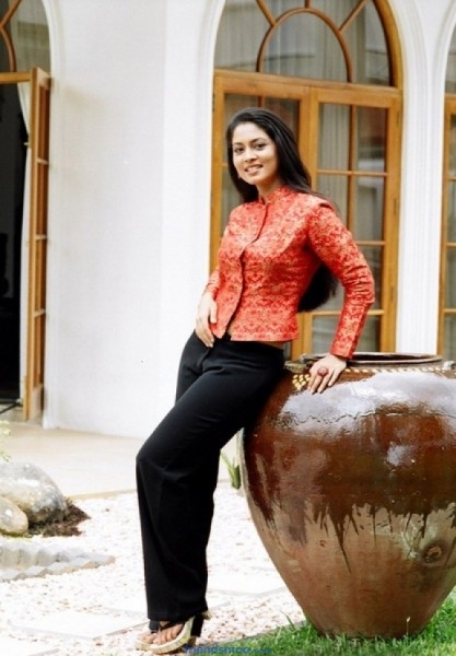 Actress Pooja Latest Photoshoot Pics