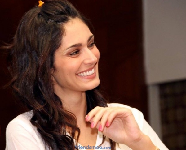 Bruna Abdullah Random, Unseem Hot and Latest Photos