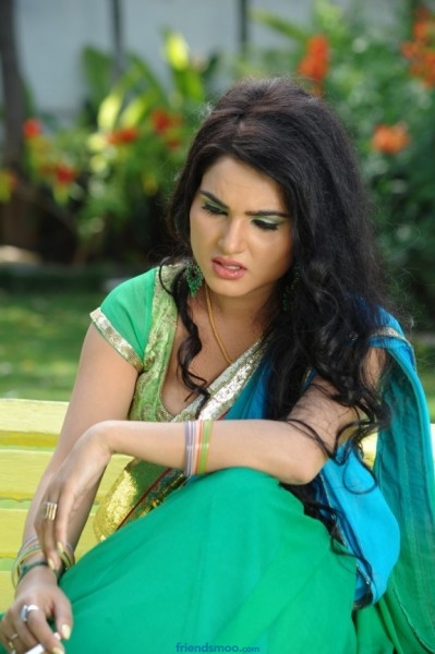 Kavya Singh Latest Photos in Green Saree