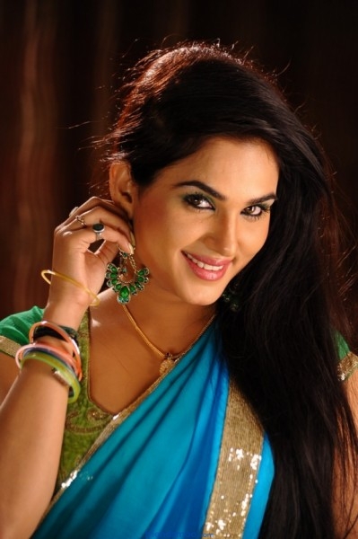 Kavya Singh Latest Photos in Green Saree