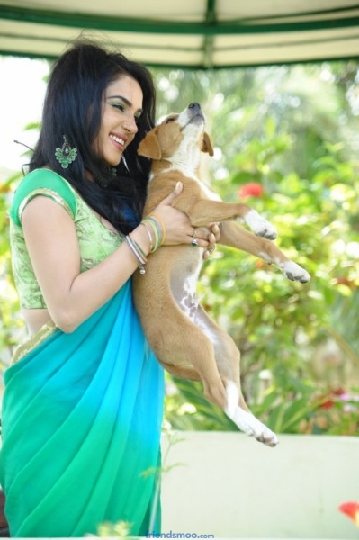 Kavya Singh Latest Photos in Green Saree