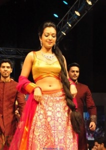 Catherine Tresa Latest Spicy Photos-Friendsmoo