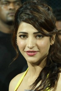 Cute Shruti Hassan Unseen, Sexy and Random Photos