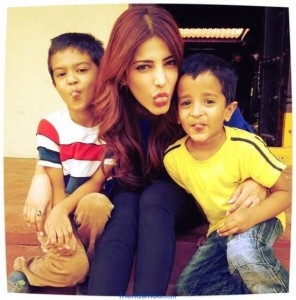 Cute Shruti Hassan Unseen, Sexy and Random Photos