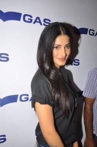 Cute Shruti Hassan Unseen, Sexy and Random Photos