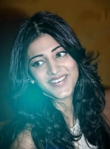 Cute Shruti Hassan Unseen, Sexy and Random Photos