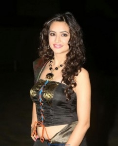 Kriti Kharbanda Latest Black Dress Photos- Friendsmoo
