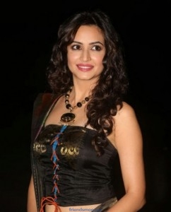 Kriti Kharbanda Latest Black Dress Photos- Friendsmoo