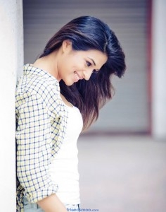 Shraddha Das Latest Hot Photos - Tollywood - Friendsmoo