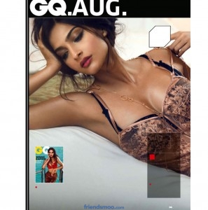 Sonam Kapoor Latest Hot Photos-Friendsmoo